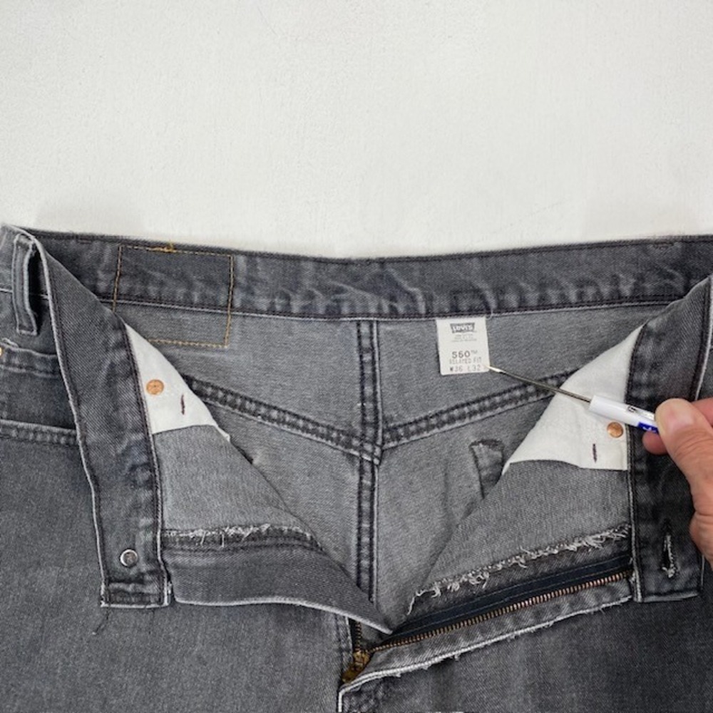 Vintage Levis 550 Relaxed Fit Jeans Mens 36x32 Faded Black Made in USA 90s Denim - Picture 2 of 12